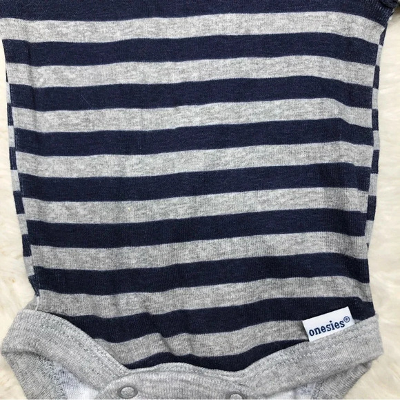 Gerber Onesie DiaperShort Blue /  Grey Stripes Size Newborn - Picture 4 of 16